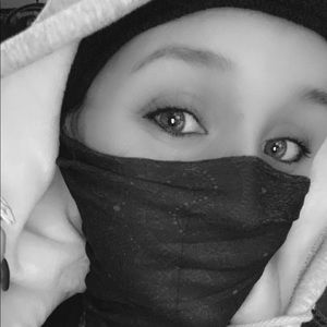 Meet your Posher, Devin